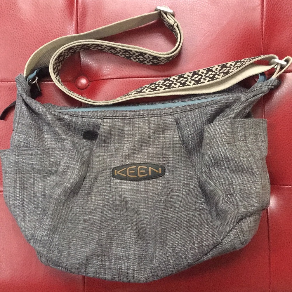 Keen Zippered Purse